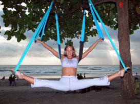 Yoga swing exercise - split